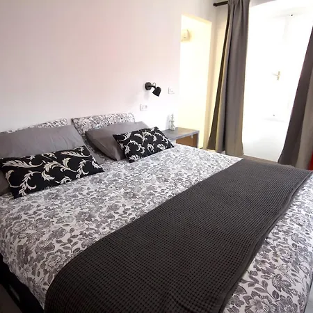Guest house Phiros
