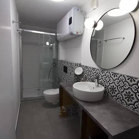 Phiros Guest house *