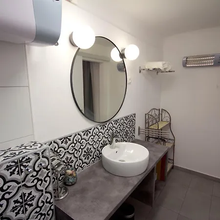 Phiros Guest house