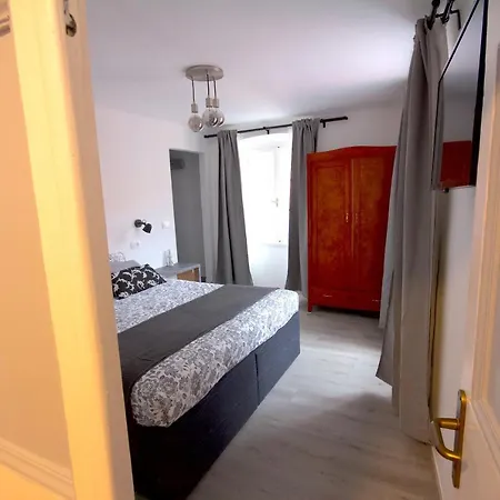 Phiros Guest house