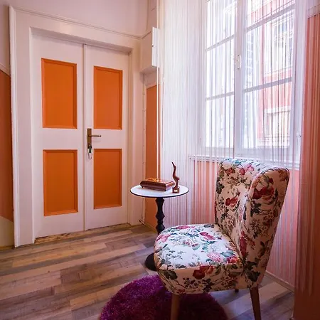 Phiros Konukevi Piran